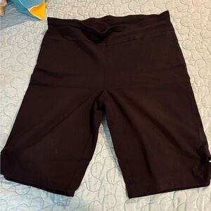 Coral bay Black Bermuda Shorts